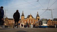 Posisi kelima diisi oleh Belanda. Laporan tersebut juga menunjukkan terjadi lonjakan terkait kemurahan hati pada tahun 2020 dan khususnya tahun 2021. Bahkan pada tahun 2022 tren tersebut tetap bertahan bahkan kegiatan pro-sosial lebih tinggi tingkatannya dibandingkan pada pra-pandemi. Romy Arroyo Fernandez/NurPhoto/Getty Images
