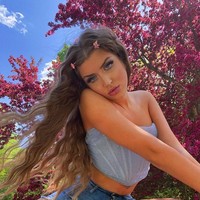 “Pria di online sering berkomentar ‘kamu berbohong kepada pria’, tetapi bagaimana mereka bisa bilang aku bohong jika penampilanku seperti wanita. Mereka pada dasarnya mengatakan aku laki-laki,” ucap Adea. Foto: dok. Instagram