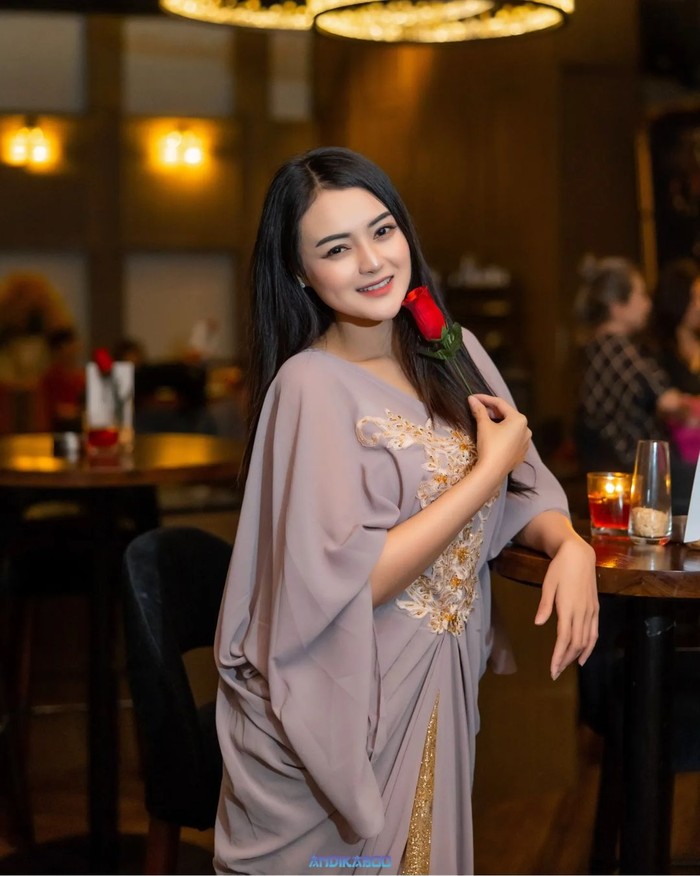 Adelia Zizi Adelia Zizi