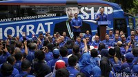 Menurut AHY, Moeldoko cs mengajukan PK dengan alasan telah menemukan 4 bukti baru. Namun, AHY menilai bukti tersebut merupakan bukti lama.