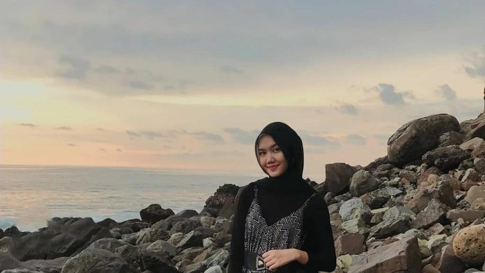 Anindya Zahra Nugrahningrum, siswi SMA di Bantul yang diterima di 4 kampus luar negeri.