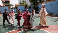 Anak berkebutuhan khusus ini memiliki kondisi dan diagnosa yang berbeda dari anak lainnya, karena itu membimbing anak berkebutuhan khusus butuh kesabaran yang luar biasa.