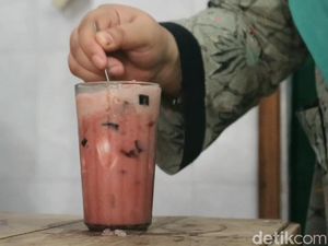 Istimewa! Es Saparuwa di Pasuruan Berisi Manisan Nanas hingga Cincau