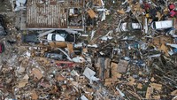 Begini foto udara kerusakan akibat tornado di Sullivan, Indiana.