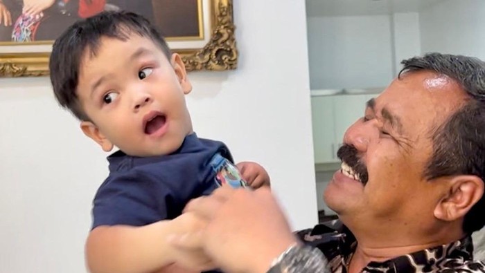 Gala Sky dan Pak Ansori