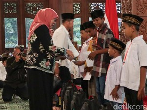 Gubernur Khofifah Santuni 1.000 Anak Yatim di Ponorogo