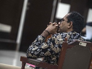 Haris Azhar Cecar Saksi soal Hitung-hitungan Kerugian gegara Video Lord Luhut