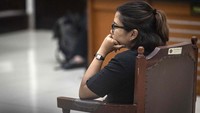 Fatia didakwa melakukan pencemaran nama baik bersama Haris Azhar.