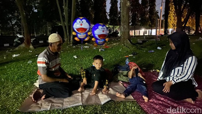 Ibu Ida Dayak batal gelar pengobatan tradisional di Depok. Warga mengaku kecewa.