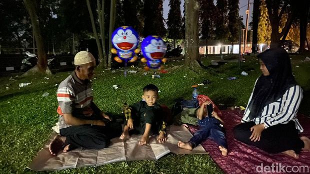 Ibu Ida Dayak batal gelar pengobatan tradisional di Depok. Warga mengaku kecewa.