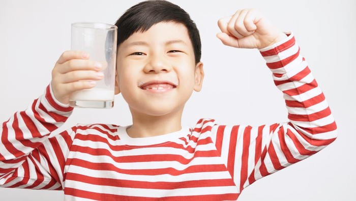 Ini Loh Manfaat Minum Susu Saat Sahur untuk Bantu Anak Jalani Puasa