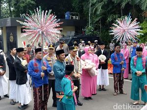 Acara Pisah Sambut, Kapolda Metro Irjen Karyoto Disambut Palang Pintu