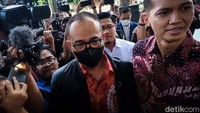 Rafael Alun tiba di gedung KPK, Jalan Kuningan Persada, Jakarta, Senin (3/4/2023) jelang diperiksa sebagai tersangka kasus dugaan gratifikasi.