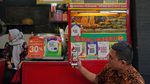 Jajan Makin Mudah Pakai QR Kode Jajan Makin Mudah Pakai QR Kode
