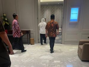Khofifah dan Sekjen Gerindra Gelar Pertemuan Tertutup, Ada Apa?