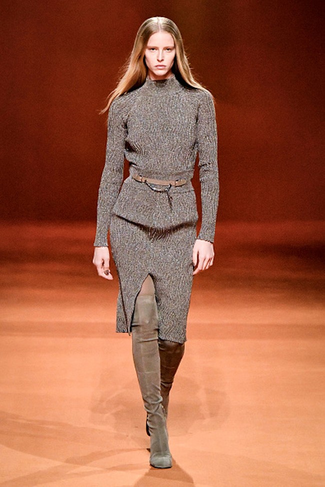 Fashion show koleksi Hermes Fall/Winter 2023-2024 di Paris Fashion Week, Paris, Prancis. Foto: Victor VIRGILE/ Getty Images.