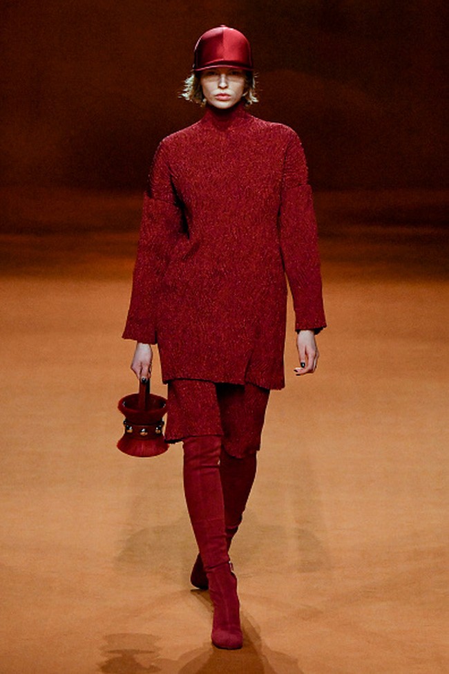 Fashion show koleksi Hermes Fall/Winter 2023-2024 di Paris Fashion Week, Paris, Prancis.  Foto: Victor VIRGILE/ Getty Images.