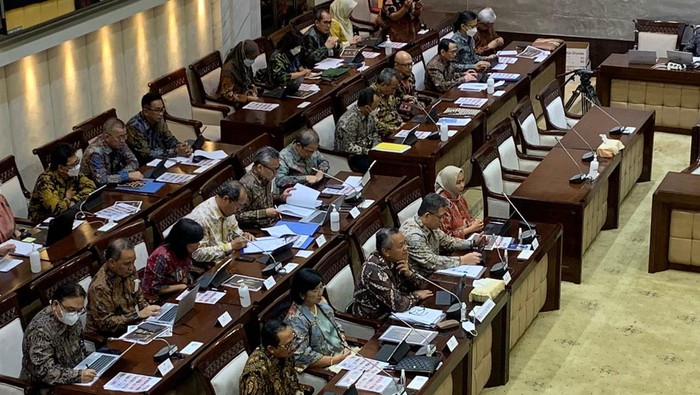 Komisi XI menggelar rapat tertutup dengan BI