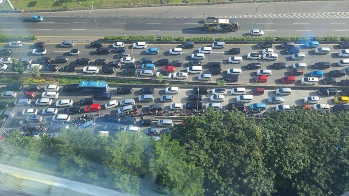 Macet di TB Simatupang