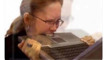 Rekan kerja yang nggak pernah kerja nyoba ngajarin kamu. Geregetan! Foto: retailproblemss