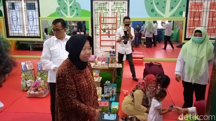 Menteri Sosial Tri Rismaharini meninjau Sentra Terpadu Prof Dr Soeharso, Solo, Senin (3/4/2023).