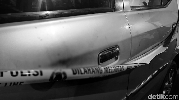 Mobil korban perampokan. (Rizky Adha Mahendra/detikcom)