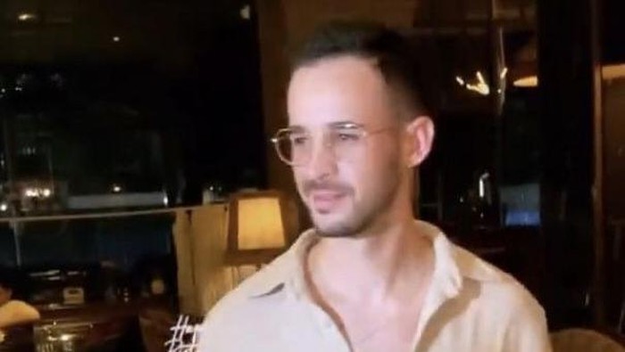 Nikita Mirzani Dilamar Antonio Dedola