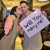 Perceraian artis yang juga tak kalah menggemparkan publik ialah Nikita Mirzani dan Antonio Dedola. Diwarnai dengan drama percekcokan diantara keduanya, pernikahan Nikita dan Antonio hanya bertahan kurang dari 4 bulan. Drama permusuhan tersebut bahkan turut melibatkan putri sulung Nikita, Lolly. Nikita dan Lolly sampai berseteru. Foto: Instagram Nikita Mirzani