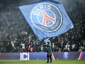 Suporter di Liga Prancis Pasang Badan soal Pemain Puasa