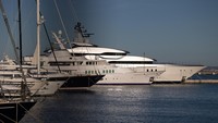 Dihargai lebih dari $95 juta atau sekitar Rp 1,4 triliun, kapal pesiar Tango sepanjang 78 meter disita di sebuah galangan kapal di pulau Mediterreaean Mallorca.