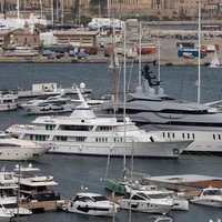 Pramugari Ungkap Kelakuan Miliuner di Superyacht: Cincin Kawin Hanya Dekorasi