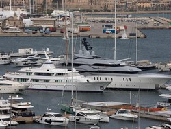 Pramugari Ungkap Kelakuan Miliuner di Superyacht: Cincin Kawin Hanya Dekorasi