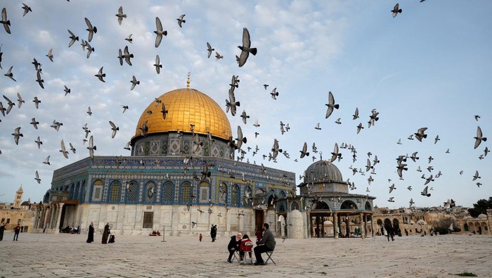 A general view of the Dome of the Rock on the compound known to Muslims as the Noble Sanctuary and to Jews as the Temple Mount as Palestinians attend the first Friday prayers of the holy month of Ramadan, in Jerusalems Old City March 24, 2023. REUTERS/Ammar Awad