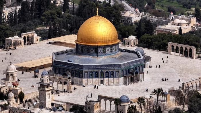 An aerial view shows the Dome of the Rock on the compound known to Muslims as the Noble Sanctuary and to Jews as the Temple Mount, in Jerusalem's Old City March 22, 2023. REUTERS/Ilan Rosenberg