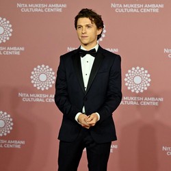 Tom Holland Tanggapi Rumor Ikutan Casting Waralaba James Bond