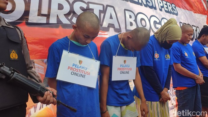 Polisi menangkap muncikari prostitusi online di apartemen Bogor
