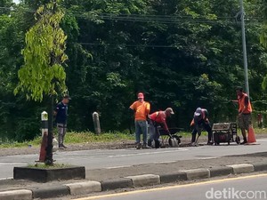 Lubang di Jambu Kulon Klaten Ditambal Usai Pemotor Tewas Terlindas Truk