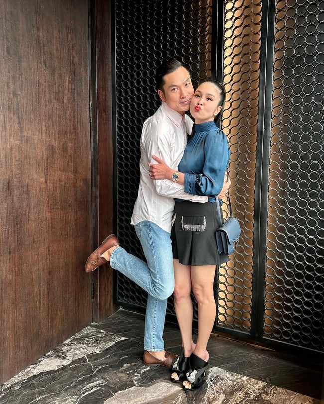 Perlakuan Harvey Moeis yang selalu romantis dan memanjakan istri tak jarang jadi sorotan. Kebucinannya membuat banyak warganet iri. Foto: Instagram @sandradewi88