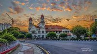 Keindahan sunset Lawang Sewu