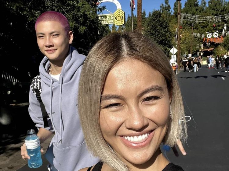 Tepis Isu Putus, Agnez Mo dan Adam Rosyadi Hobi Kulineran di Amerika