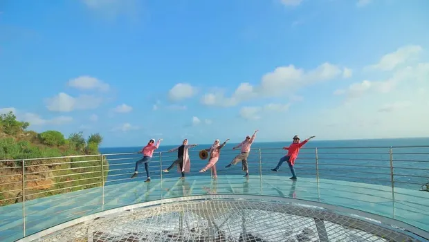 Teras Kaca Pantai Nguluran Gunungkidul