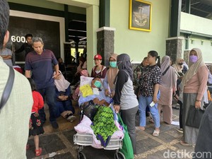 Cerita Tini Macet-macetan demi Anak Korban Tabrak Lari Diobati Ida Dayak
