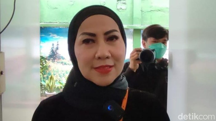 venna melinda tiba di PN kota kediri jalani sidang Pembuktian oleh penuntut umum/jaksa (pemeriksaan  saksi)