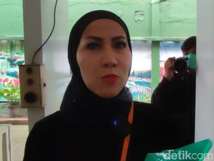 venna melinda tiba di PN kota kediri jalani sidang Pembuktian oleh penuntut umum/jaksa (pemeriksaan  saksi)