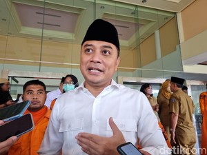 Walkot Eri Wacanakan ASN Surabaya Kerja Lewat HP, Sambil Ngopi Tanpa Ngantor