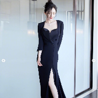 Sayangnya karier cemerlang Yang Mi tidak sejalan dengan kehidupan cintanya. Pernikahan aktris 36 tahun itu dengan aktor dan penyanyi tampang Hong Kong Hawick Lau berakhir dengan perceraian pada 2018. Foto: Instagram