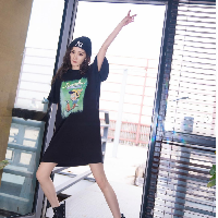 Kini dalam wawancara terbaru dengan sebuah majalan, Yang Mi berbagi cerita soal kehidupan pribadinya pascacerai. Dia mengaku belum memiliki hubungan cinta lagi dengan siapapun. Bahkan bintang drama Legend of Fuyao itu mengaku tak tertarik berkencan. Foto: Dok. Weibo