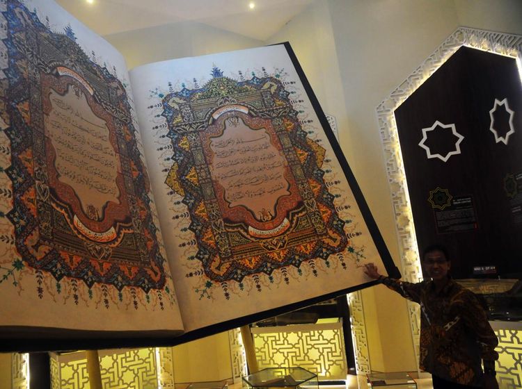6 Potret Al-Quran Unik di Indonesia