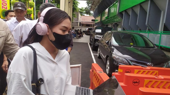 Amanda tiba di PN Jaksel (Kadek-detikcom)