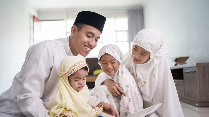 Bacaan Doa, Zikir, dan Takbiran di Malam Lebaran Idul Fitri untuk Diajarkan ke Anak